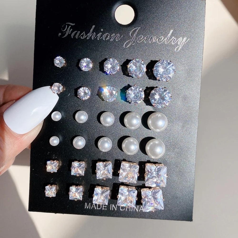 💖 5 items for $25 Sale! 💖 15 Sets CZ Earrings - Picture 1 of 2